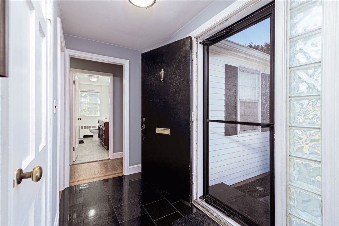 8 Somerset Road Cranston, RI 02910 - Photo 20 of 35 Gallery Image 20