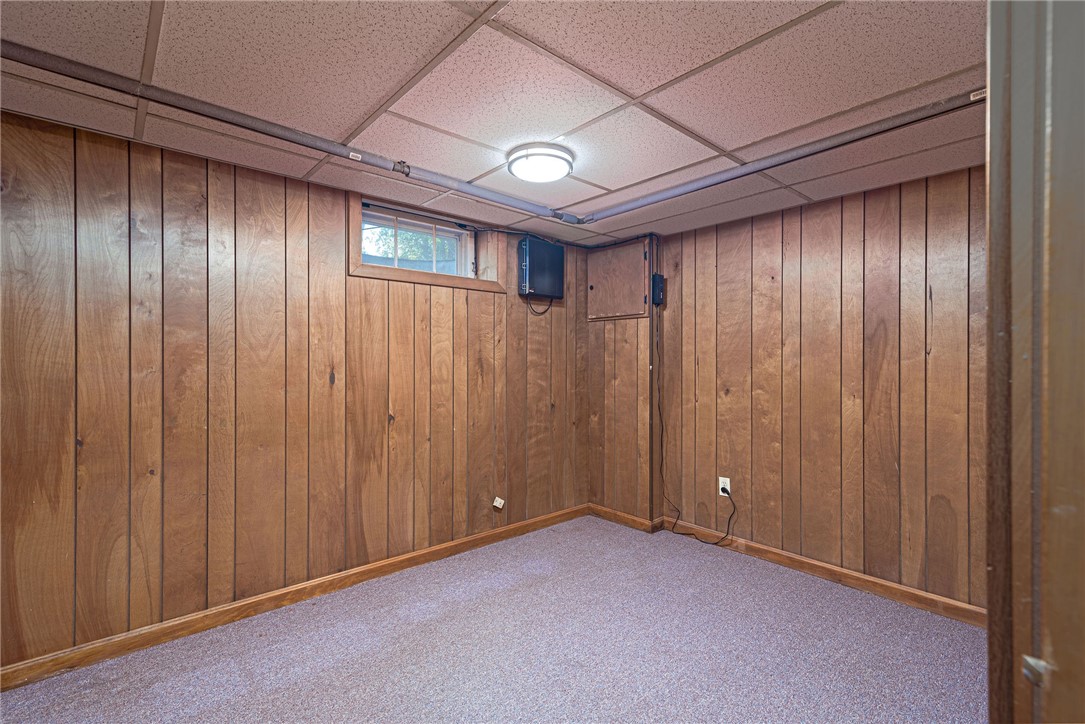 8 Somerset Road Cranston, RI 02910 - Photo 30 of 35 Gallery Image 30