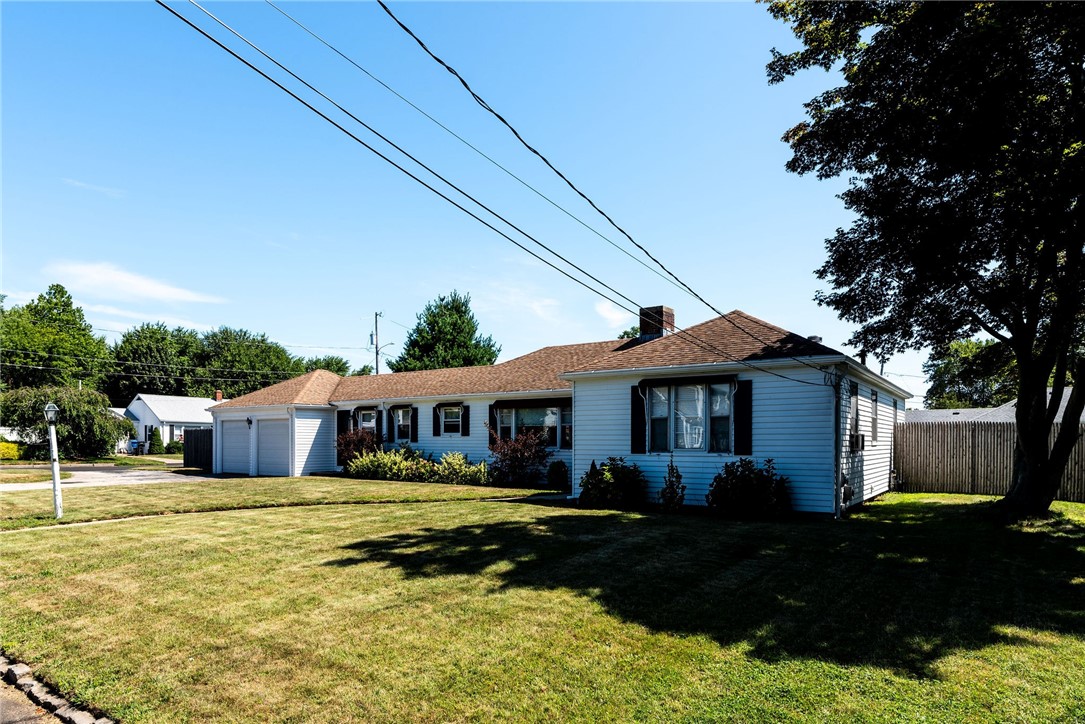 8 Somerset Road Cranston, RI 02910 - Photo 3 of 35 Gallery Image 3