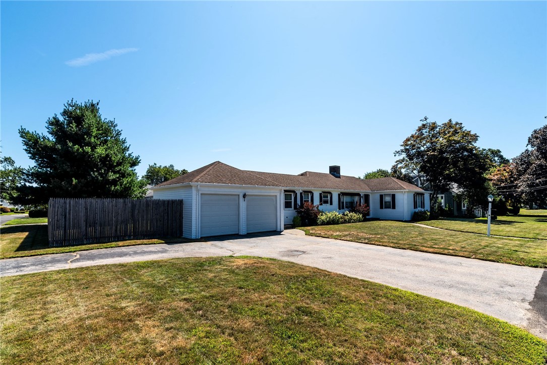 8 Somerset Road Cranston, RI 02910 - Photo 4 of 35 Gallery Image 4