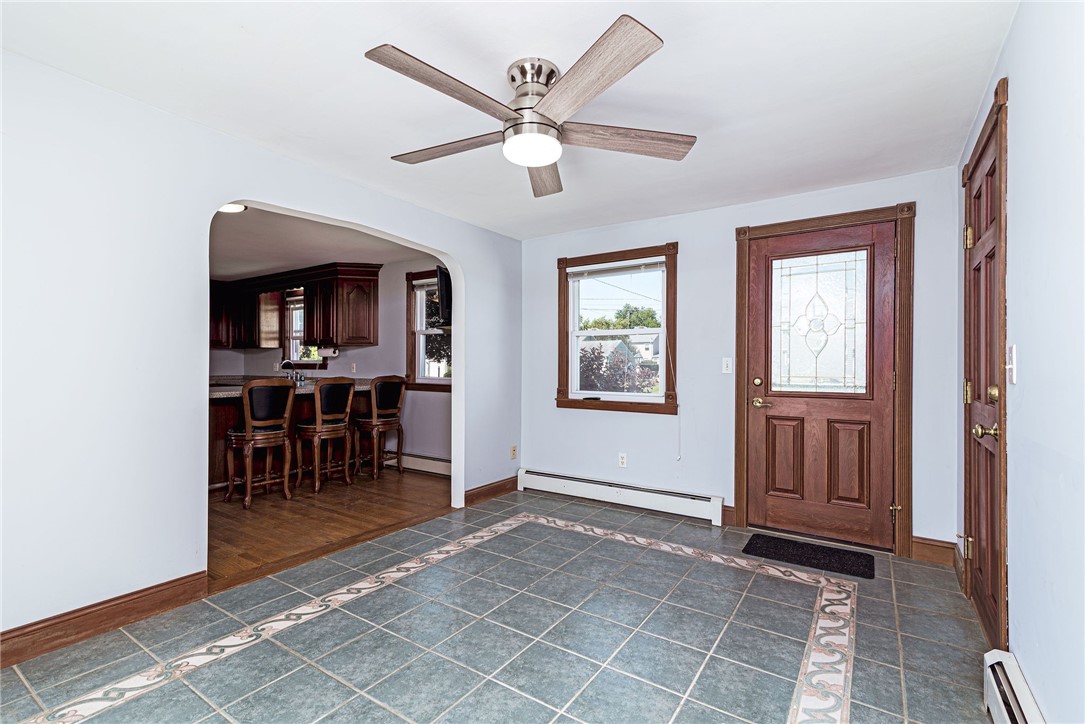 8 Somerset Road Cranston, RI 02910 - Photo 5 of 35 Gallery Image 5