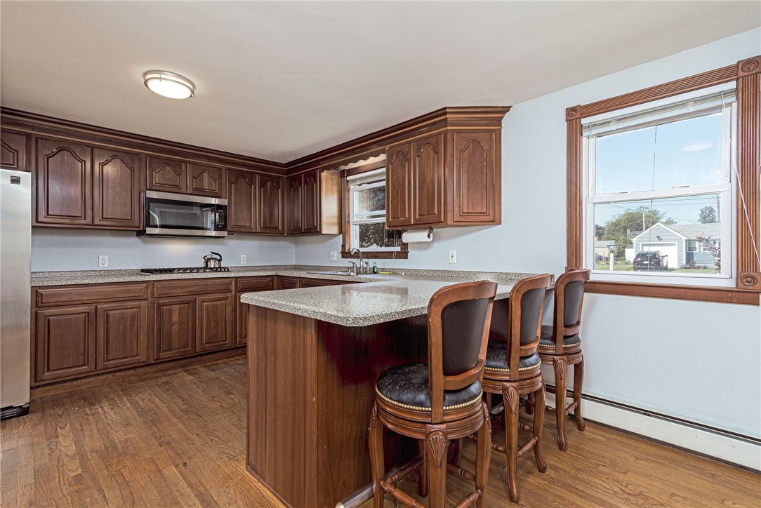 8 Somerset Road Cranston, RI 02910 - Photo 9 of 35 Gallery Image 9