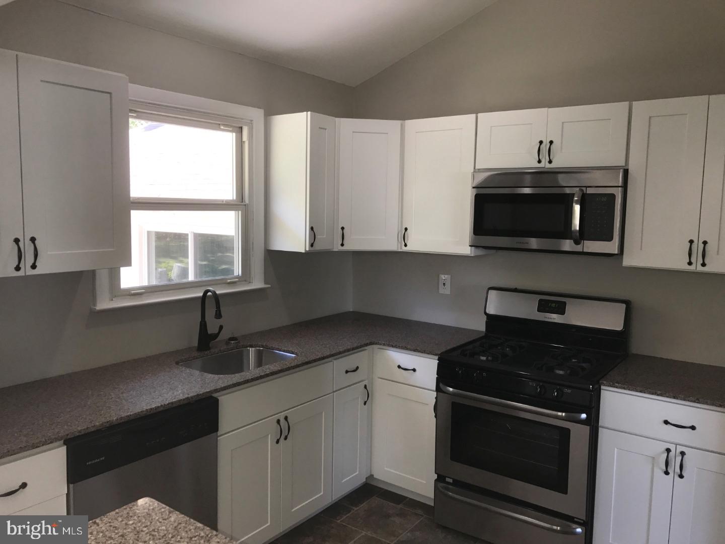 41 Linden Road Burlington, NJ 08016 - Photo 8 of 17