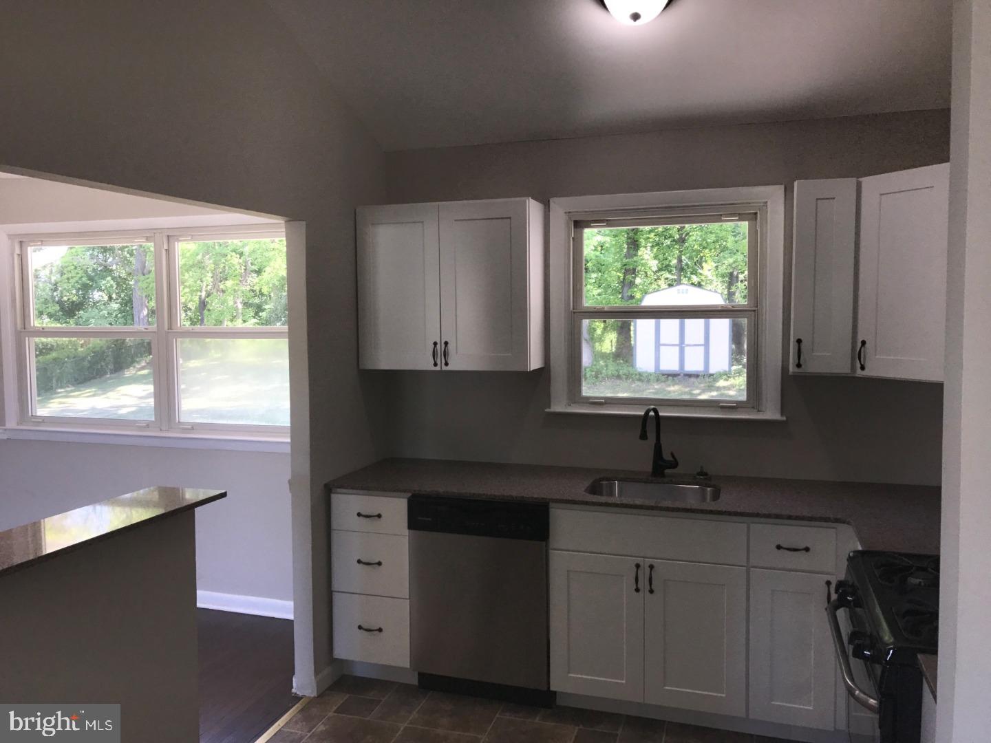 41 Linden Road Burlington, NJ 08016 - Photo 9 of 17