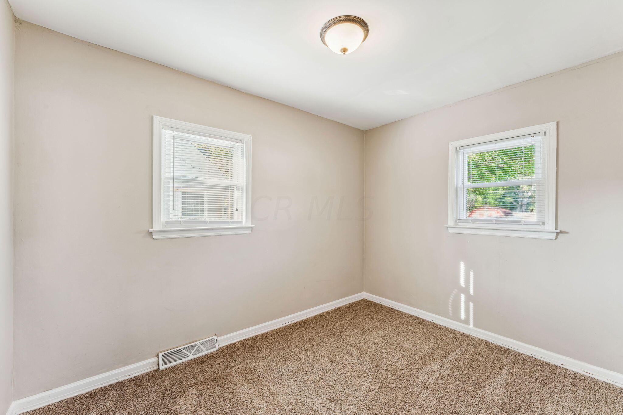 3387 Karl Road Columbus, OH 43224 - Photo 14 of 28 18-web-or-mls-3387-karl-rd