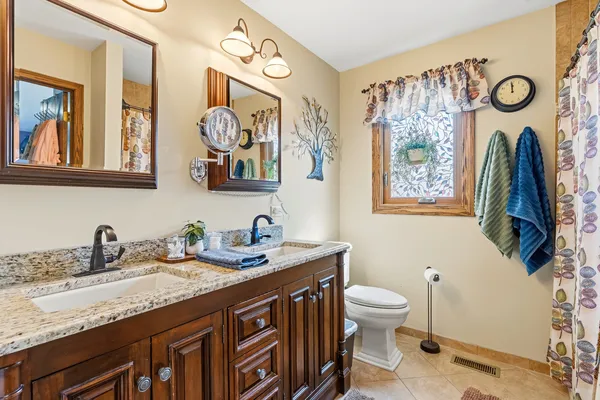 $549,999 | 670 Kruk Street, Lemont, IL 60439