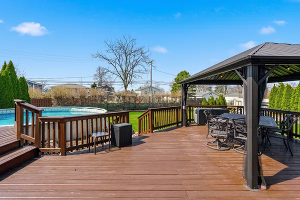 $549,999 | 670 Kruk Street, Lemont, IL 60439