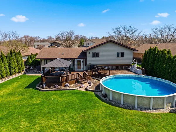 $549,999 | 670 Kruk Street, Lemont, IL 60439