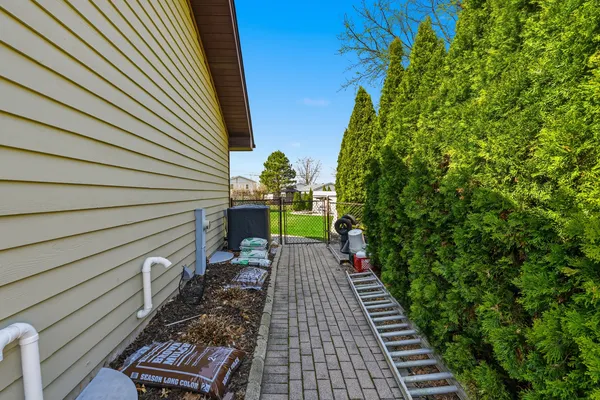 $549,999 | 670 Kruk Street, Lemont, IL 60439