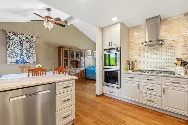 $549,999 | 670 Kruk Street, Lemont, IL 60439