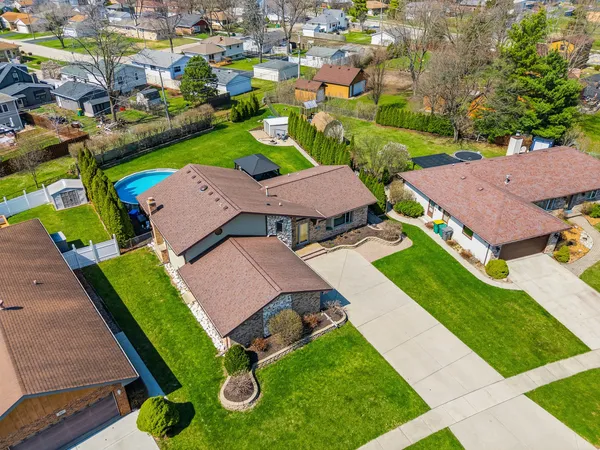 $549,999 | 670 Kruk Street, Lemont, IL 60439