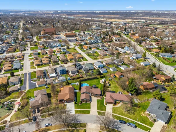 $549,999 | 670 Kruk Street, Lemont, IL 60439