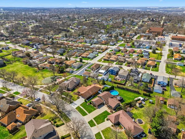 $549,999 | 670 Kruk Street, Lemont, IL 60439