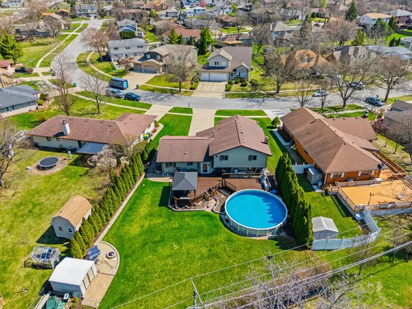 $549,999 | 670 Kruk Street, Lemont, IL 60439