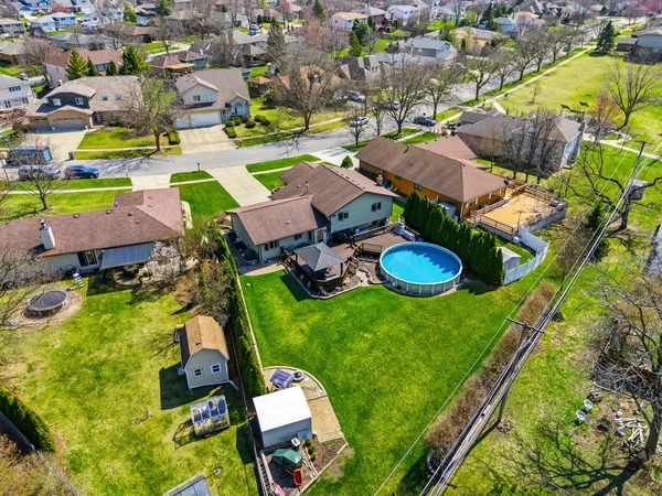 $549,999 | 670 Kruk Street, Lemont, IL 60439