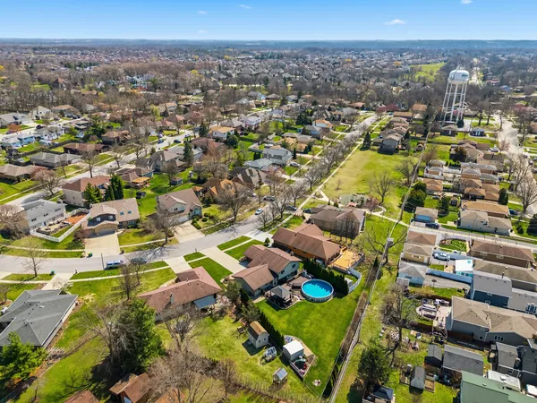 $549,999 | 670 Kruk Street, Lemont, IL 60439