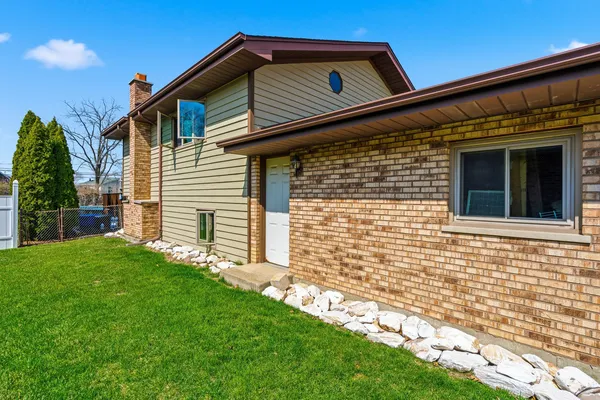 $549,999 | 670 Kruk Street, Lemont, IL 60439