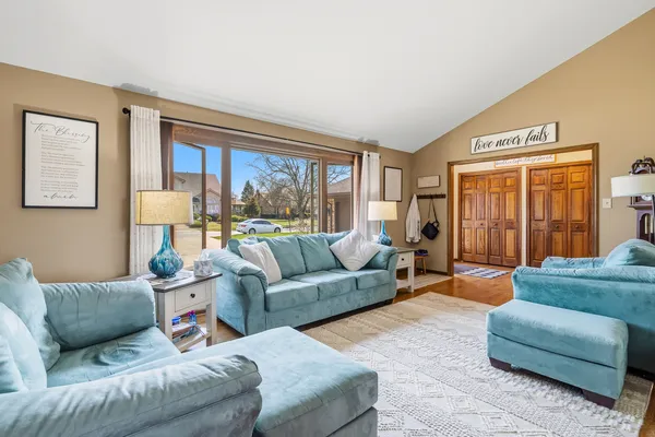$549,999 | 670 Kruk Street, Lemont, IL 60439