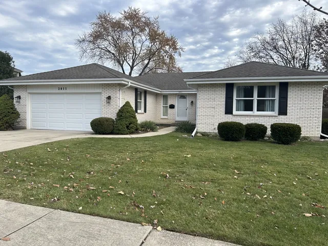 $3,500 | 2811 North Harvard Avenue, Arlington Heights, IL 60004