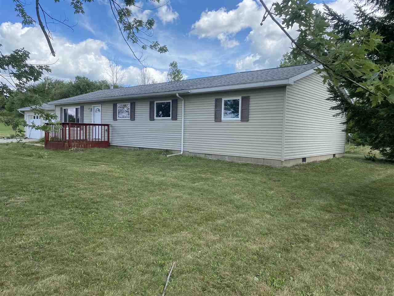 5617 South Shepherd Road Shepherd, MI 48883 - Photo 1 of 11 1878496.JPG