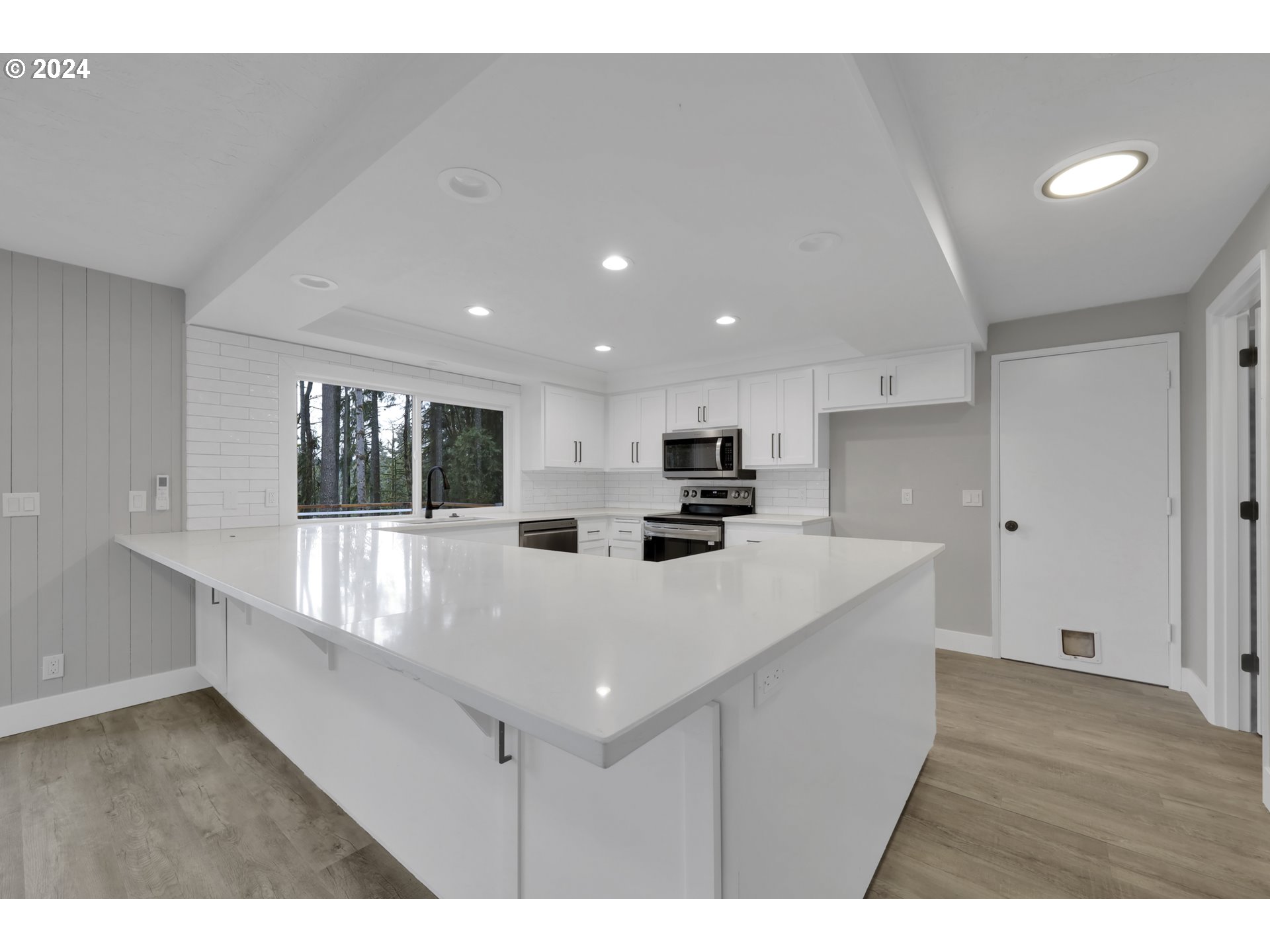 88164 Chita Loop Springfield, OR 97478 - Photo 14 of 48 a view of kitchen with stainless steel appliances sink refrigerator and microwave