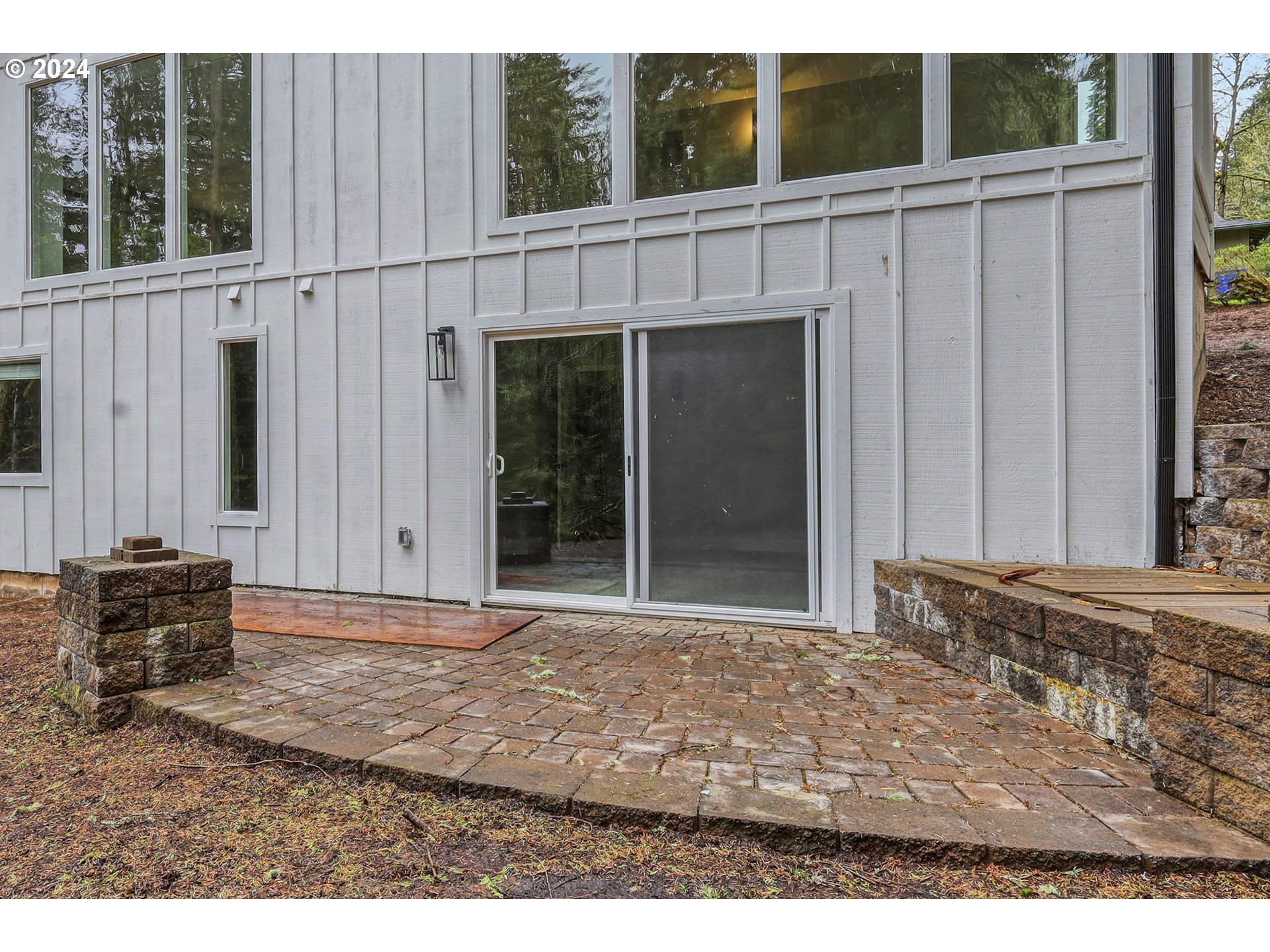 88164 Chita Loop Springfield, OR 97478 - Photo 43 of 48 a view of a backyard of a house with a window