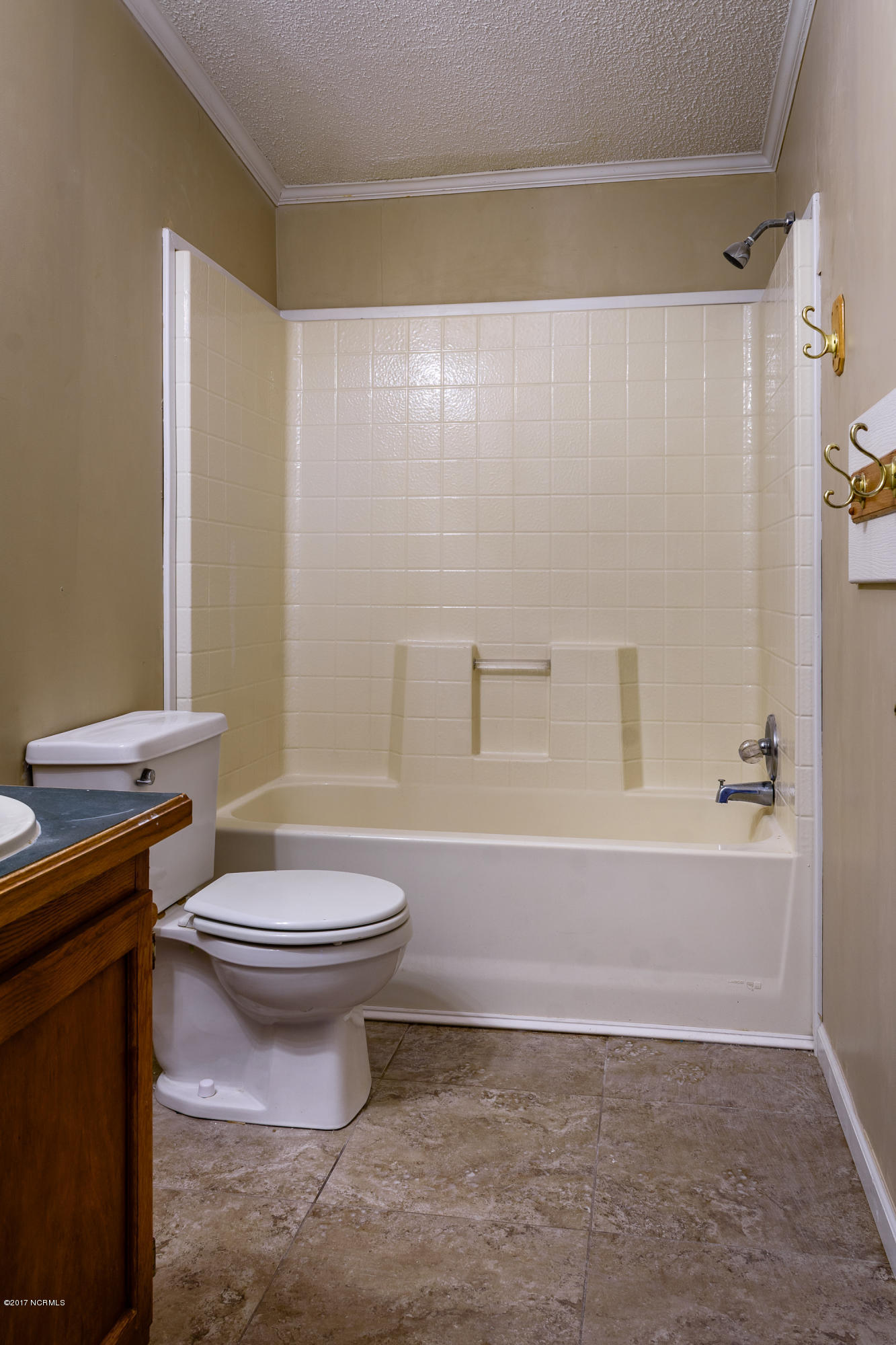 189 Newbold Road Jacksonville, NC 28540 - Photo 27 of 39 Second bathroom