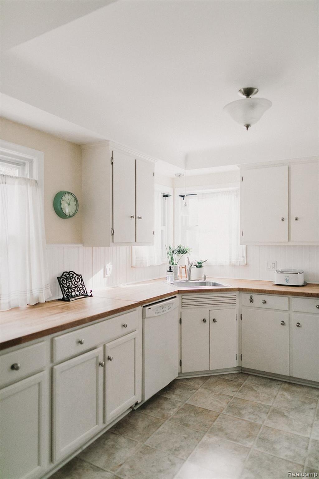16030 Meadowbrook Road Redford, MI 48239 - Photo 16 of 29 erinhannumphotography_16030meadowbrook-20.jpg