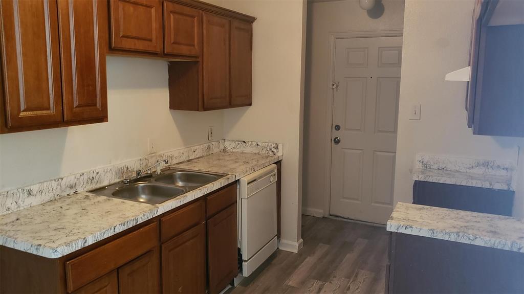 2111 R. W. Bivens Lane Fort Worth, TX 76105 - Photo 2 of 10