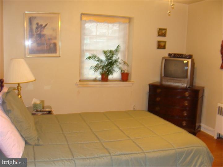 921 Vernon Road Philadelphia, PA 19150 - Photo 14 of 25 Bedroom 2