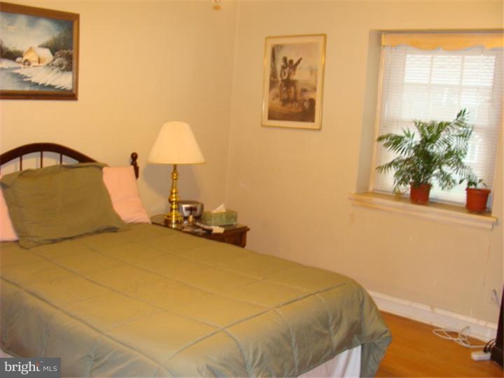 921 Vernon Road Philadelphia, PA 19150 - Photo 15 of 25 Bedroom 2