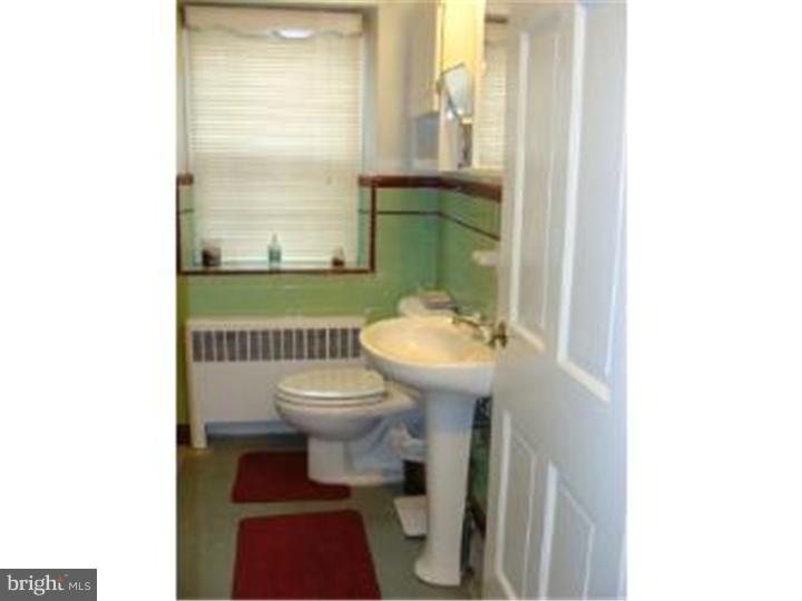 921 Vernon Road Philadelphia, PA 19150 - Photo 16 of 25 Bathroom
