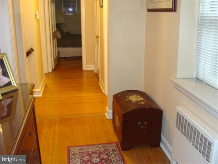 921 Vernon Road Philadelphia, PA 19150 - Photo 20 of 25 Hallway