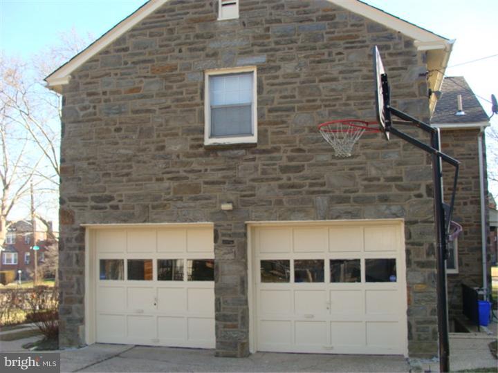 921 Vernon Road Philadelphia, PA 19150 - Photo 25 of 25 Garage