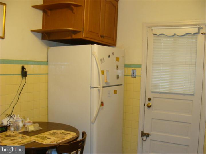 921 Vernon Road Philadelphia, PA 19150 - Photo 10 of 25 Kitchen
