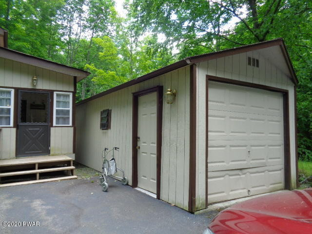 7 Roamingwood Road Lake Ariel, PA 18436 - Photo 2 of 15