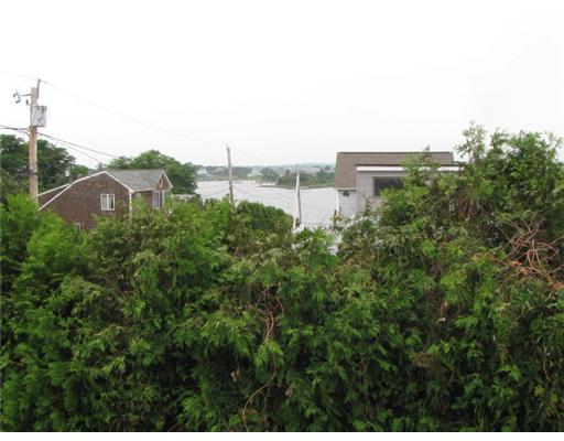 5 Robertson Road Narragansett, RI 02882 - Photo 11 of 12 View.