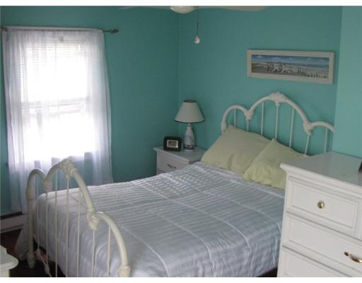 5 Robertson Road Narragansett, RI 02882 - Photo 4 of 12 Bedroom.