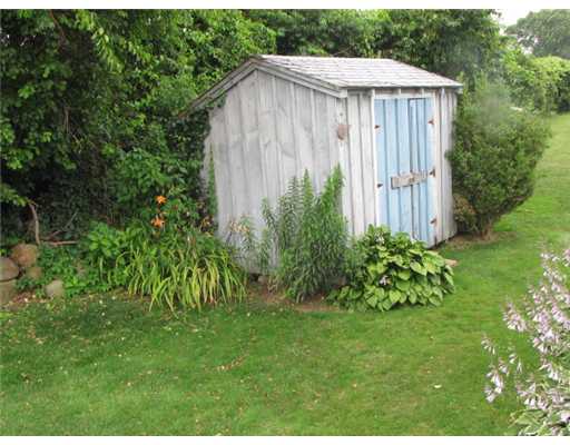 5 Robertson Road Narragansett, RI 02882 - Photo 9 of 12 Yard/Garden.
