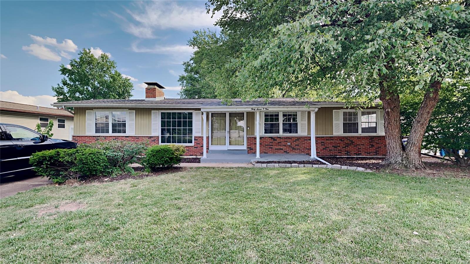 3704 Edwards Road St. Louis, MO 63125 - Photo 1 of 12 Gallery Image 1