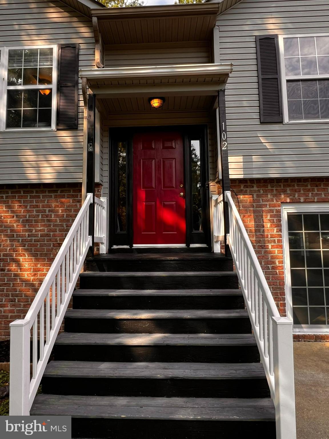 102 Valley View Road Fredericksburg, VA 22407 - Photo 2 of 47 Front Steps