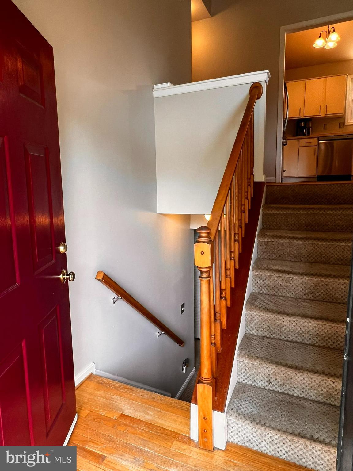 102 Valley View Road Fredericksburg, VA 22407 - Photo 5 of 47 Front Foyer
