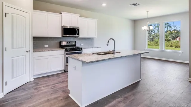 $337,400 | 4693 East Ridge Road, Lake Charles, LA 70607