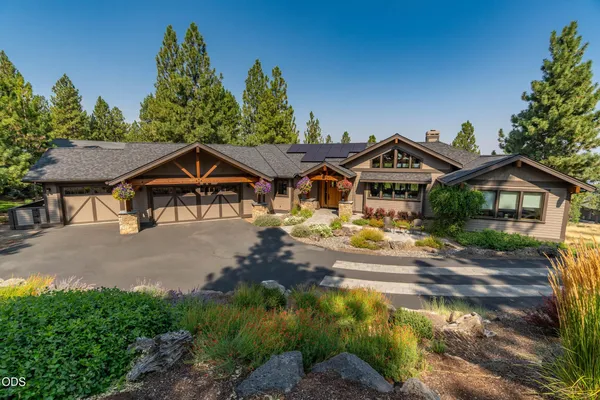 $2,475,000 | 1624 Northwest Overlook Drive, Bend, OR 97703