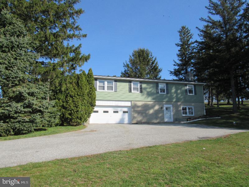 231 Spring Garden Road Kinzers, PA 17535 - Photo 4 of 23