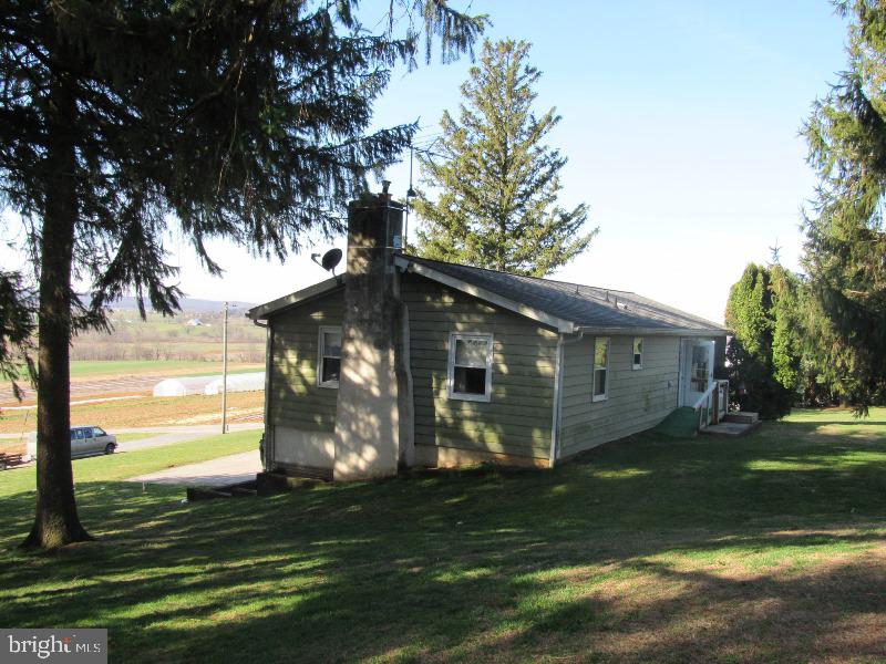 231 Spring Garden Road Kinzers, PA 17535 - Photo 5 of 23