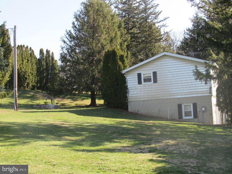 231 Spring Garden Road Kinzers, PA 17535 - Photo 6 of 23