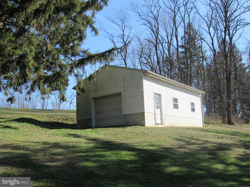 231 Spring Garden Road Kinzers, PA 17535 - Photo 9 of 23