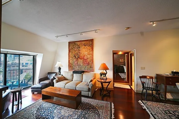 $4,400 | 28-32 Atlantic Avenue, Unit 620, Boston, MA 02110