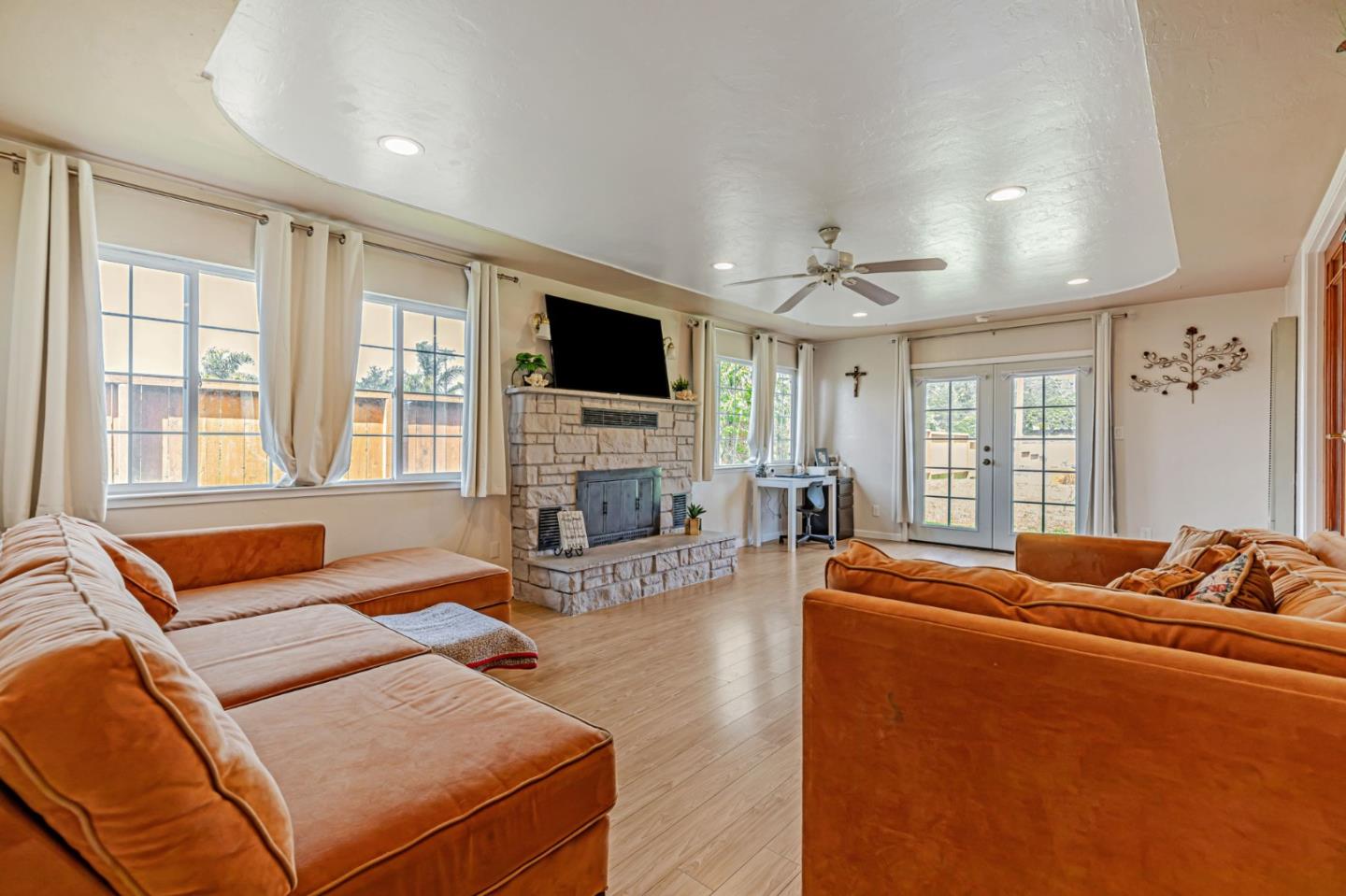 399 Berry Road Watsonville, CA 95076 - Photo 3 of 28 Gallery Image 3